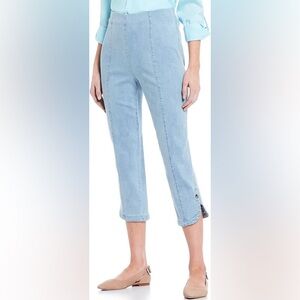 Intro ❤️ “love the fit” washed light blue stretch pull on jeans size 12